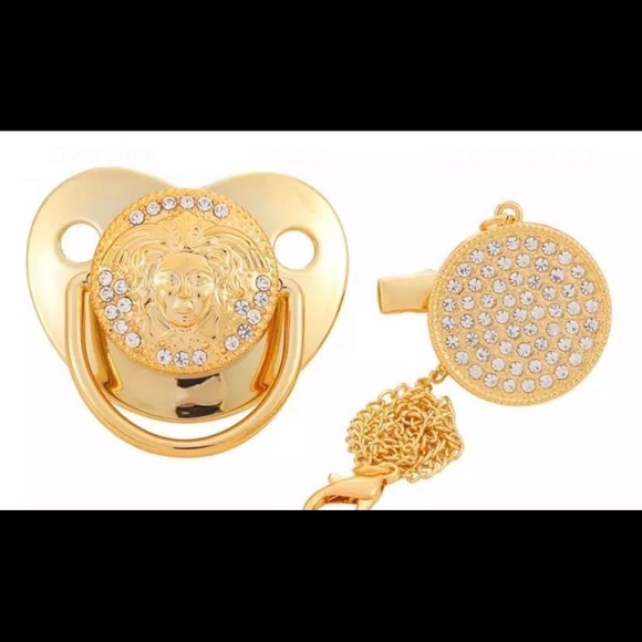 Madusa head pacifier - Picture 1 of 2